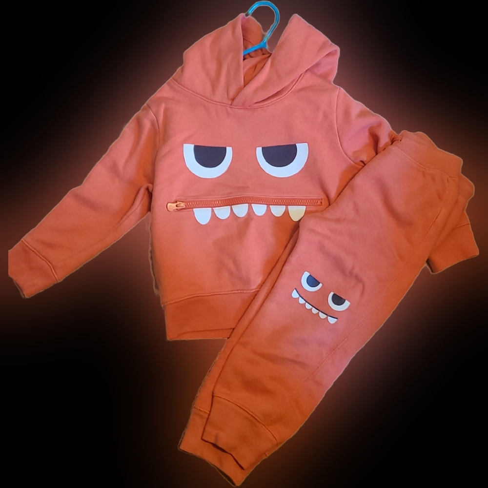 toddler GAP sweatsuit